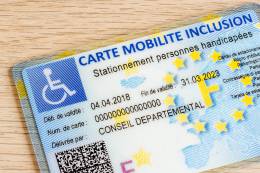 Personne titulaire d'une carte mobilité inclusion mention stationnement : Forfait Post Stationnement injustifié